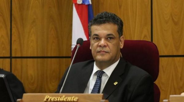 Defienden a doctora acusada de negligencia en muerte de diputado
