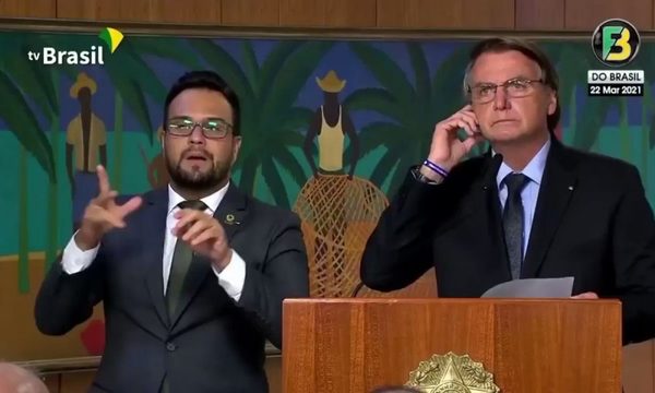 Bolsonaro creó un comité de crisis para combatir la pandemia