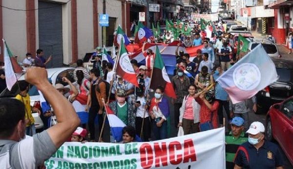 Se inicia la marcha de la Federación Nacional Campesina