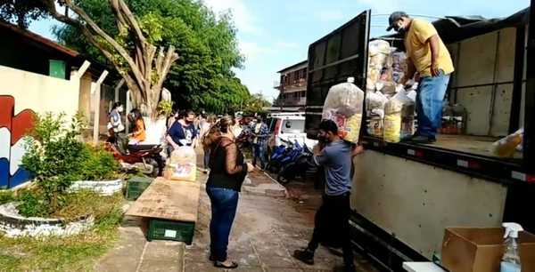 Con todos los protocolos sanitarios 'Campo Verde' distribuye kits de alimentos - Noticiero Paraguay