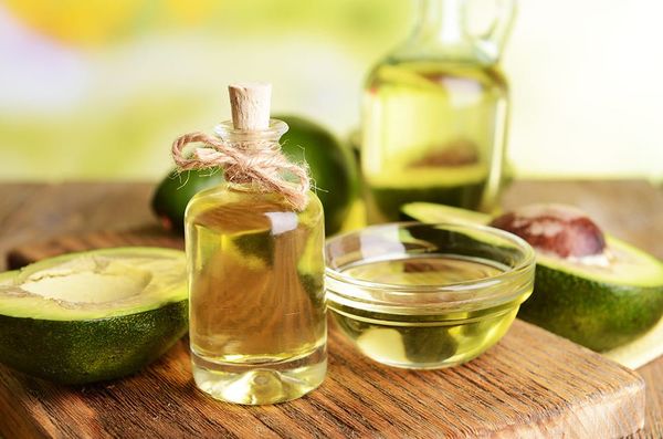 Tres beneficios del aceite de aguacate para la piel