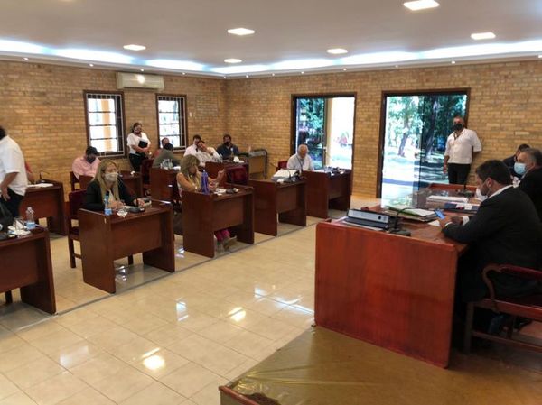 Junta de CDE pide a intendente la compra de medicamentos para pacientes de COVID-19 - ABC en el Este - ABC Color
