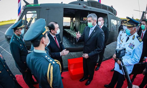 Taiwán donó helicópteros para transporte de vacunas