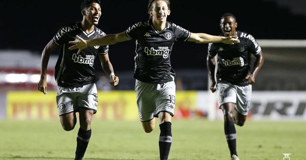 Golazo de Matías Galarza para el Vasco Da Gama