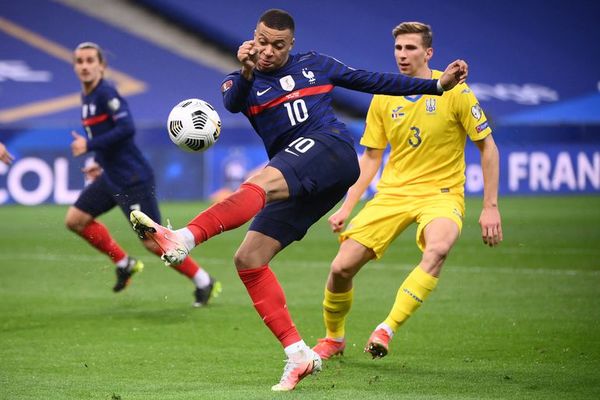 Kylian Mbappé, la vida en Bleu no es completamente rosa - Fútbol - ABC Color