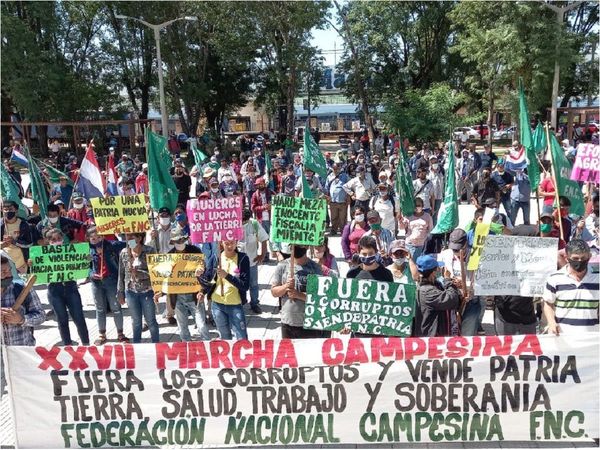 Campesinos piden nuevo gobierno de emergencia nacional