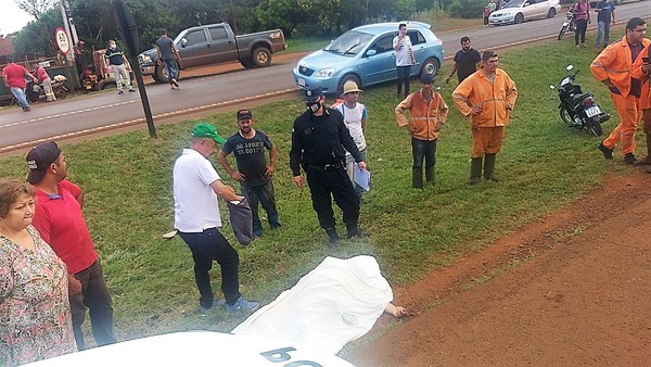 ANCIANA fue ARROLLADA por una moto sobre la Ruta 02PY en Minga Guazú