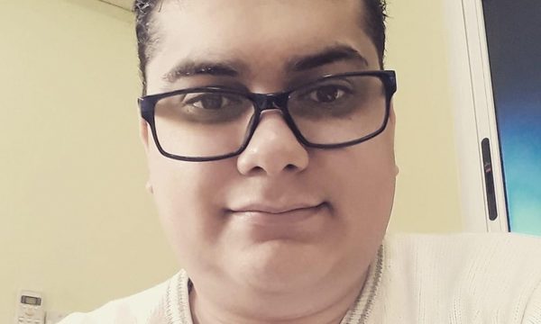Médico denuncia corrupción en la aplicación de vacunas anticovid
