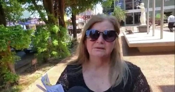 La Nación / Condenan a 27 años de cárcel a un hombre que derramó nafta a su exesposa y la quemó viva