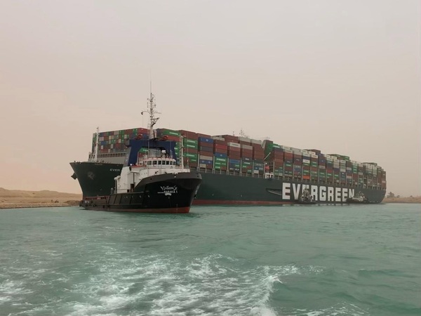 Panamá abre una investigación sobre el buque "Ever Given" encallado en el canal de Suez - MarketData