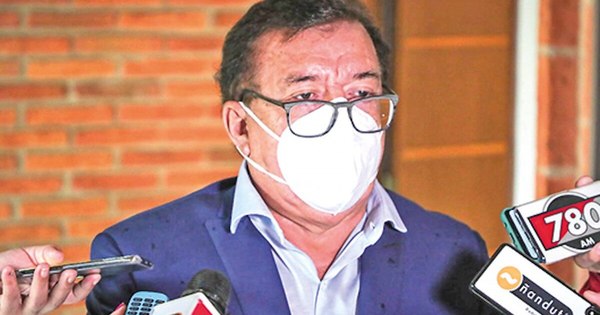 La Nación / Nicanor puede cometer desacato si no entrega rendiciones de cuentas