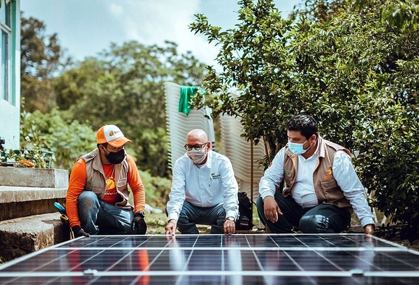 Iberdrola conecta con energía solar a 36 comunidades del centro de México - MarketData