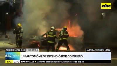 Vehículo arde en llamas sobre Mariscal López