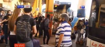¡Inconsciencia! Éxodo masivo de ciudadanos al interior del país | Noticias Paraguay