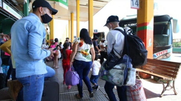 Terminal de Ómnibus de Asunción registra un intenso movimiento previo a la Semana Santa – Prensa 5