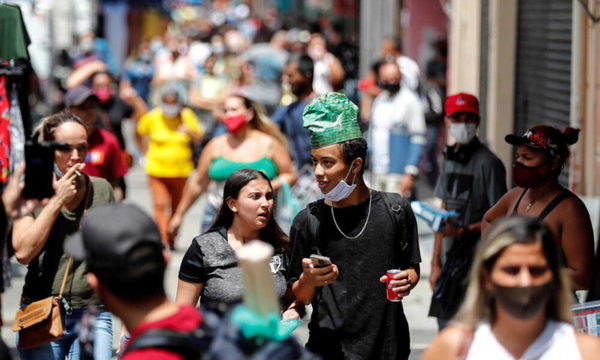 ¿Por qué el covid-19 ahora afecta a más jóvenes en Brasil?