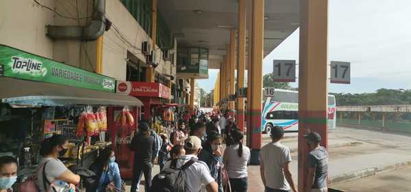 Incesante movimiento en la terminal de ómnibus de Asunción - Megacadena — Últimas Noticias de Paraguay