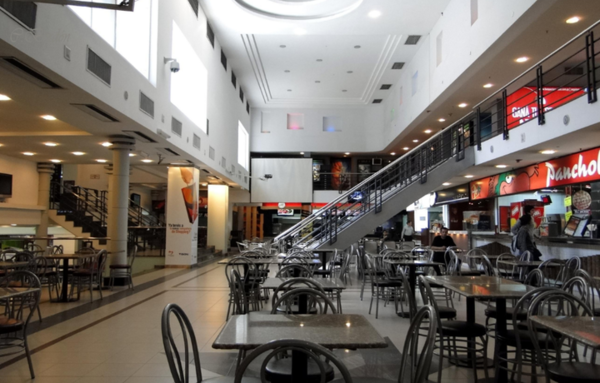 Dueños de centros comerciales temen posible extensión de cuarentena