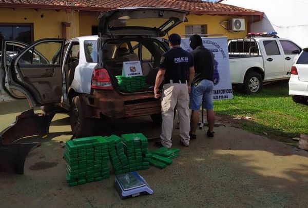 Detienen a un hombre que transportaba marihuana en vehículo con doble fondo - ABC en el Este - ABC Color