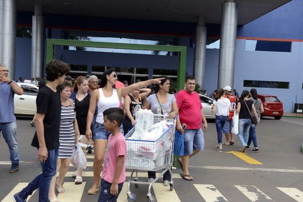 Comerciantes de Salto del Guairá no acatarán decreto que establece restricciones - Nacionales - ABC Color