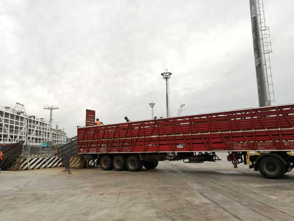 Uruguay carga barco con más de 13 mil vacunos para exportar en pie a China