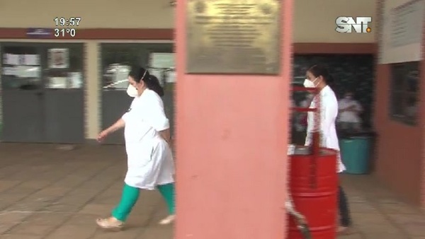 ¡EL COLMO! : Conflicto en vacunatorio en el Hospital de Clínicas. - SNT