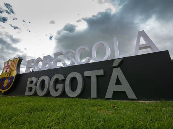 Denuncian estafa de escuela de fútbol del Barcelona