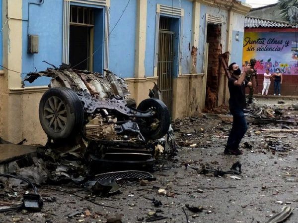 Atentado con coche-bomba deja 16 heridos en Colombia