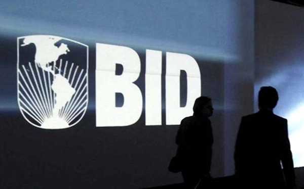 BID insiste en ampliar la base tributaria