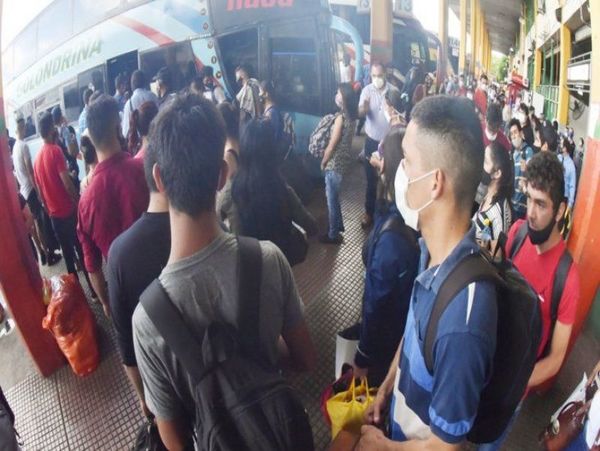 Terminal llena, pese al pedido de evitar viajar para frenar al virus