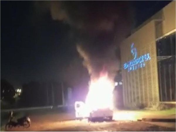 Una patrullera incendiada y casi 50 detenidos en Ciudad del Este