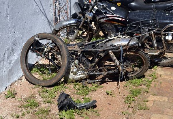 Motociclista murió tras chocar contra una vaca esta madrugada - Nacionales - ABC Color