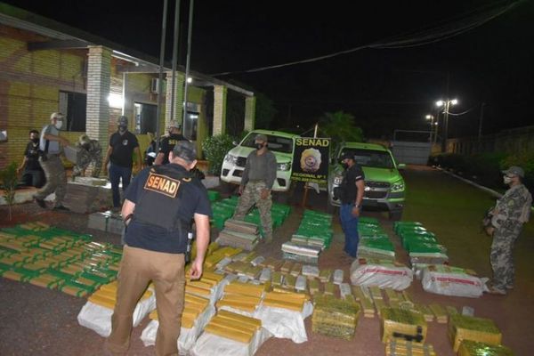 Ubican en Zanja Pytã dos camionetas cargadas con marihuana lista para ir al Brasil, pero no a sus encargados