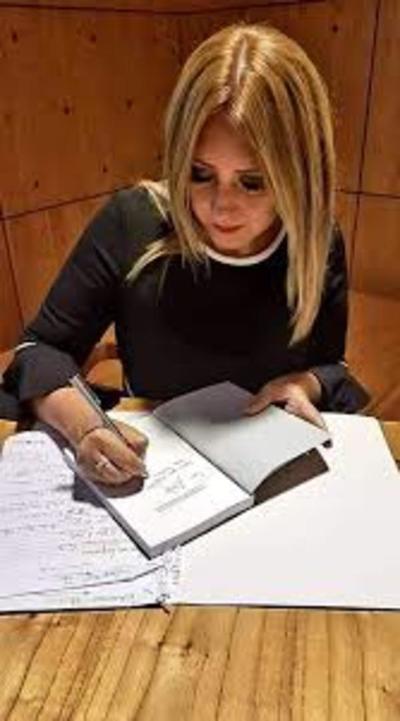 “El político es el trabajador del pueblo y acá vemos que creen que es al revés” afirma historiadora | Ñanduti
