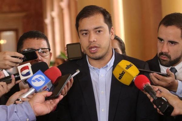 ¿Venta de humo?: no hay noticias de las vacunas del intendente Prieto