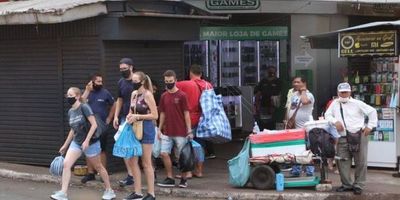 Gran parte del comercio esteño decidió abrir, incumpliendo medidas restrictivas