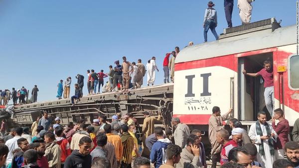 Accidente en Egipto: choque entre dos trenes deja más de 30 muertos | .::Agencia IP::.