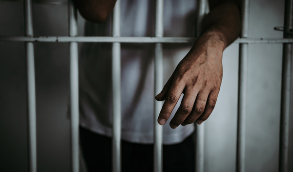 Un hombre fue condenado a 22 años de prisión por abusar de su hijastra