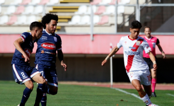 Diario HOY | Con Guerreño en cancha, Melipilla vuelve a Primera con una derrota