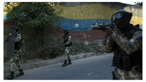 Venezolanos esperan investigación por crímenes cometidos por el régimen