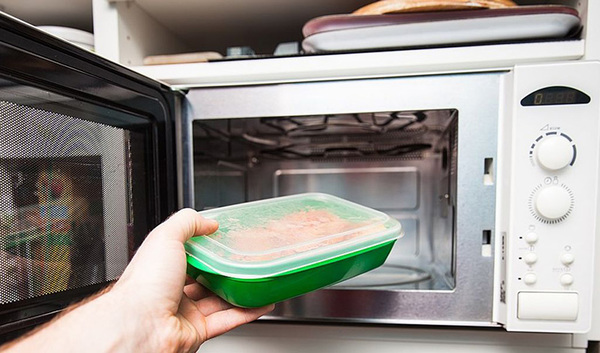 El microondas y su mala fama: ¿Realmente es malo calentar la comida así? | OnLivePy