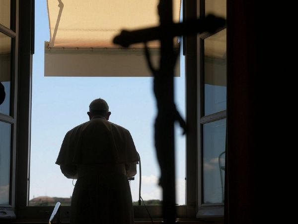 Revelador libro La salud de los Papas llega mañana en exclusiva con ÚH