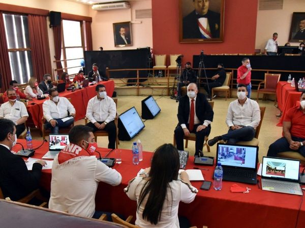Piden suspender elecciones y cargos de intendentes