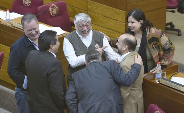 Afirman que aumentazos en Senado deben reverse y aguardan alternativa - Nacionales - ABC Color