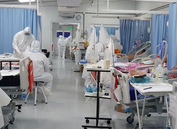 Automedicados saturan hospital