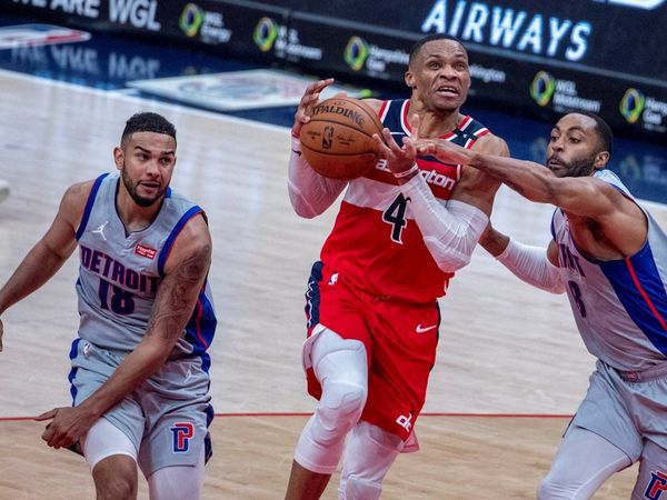 Spurs recuperan liderato División Suroeste; Westbrook amplia el de triples