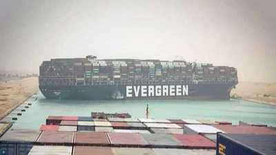 Optimismo para desbloquear el canal de Suez pese a los primeros intentos fallidos