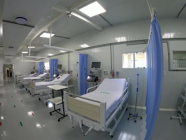 Construirán 7 hospitales más aunque Paraguay ya no cuente con médicos para atender en UTI | El Independiente