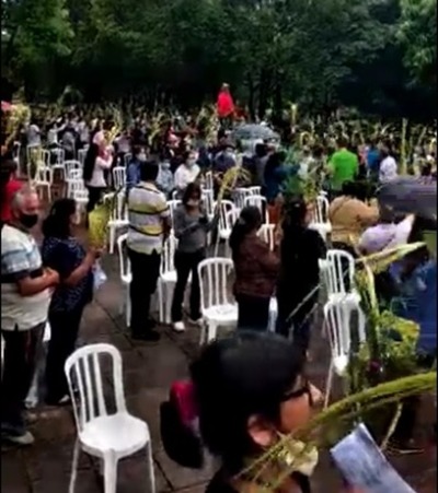 Video. Se aglomeraron para la bendición de palmas y pa’i dijo: “No puedo clasificar a nadie”