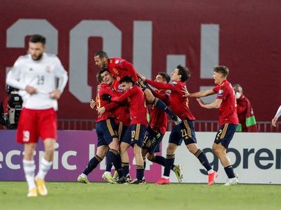 Dani Olmo resucita a España